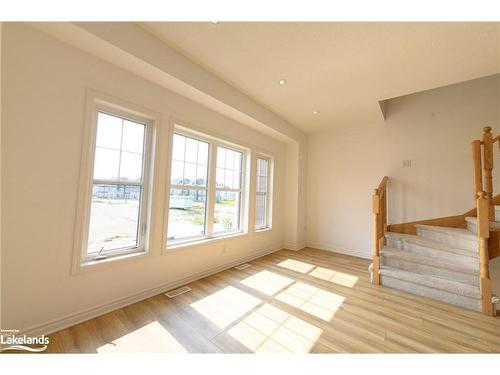 125 Sandhill Crane Drive, Wasaga Beach, ON - Indoor Photo Showing Other Room