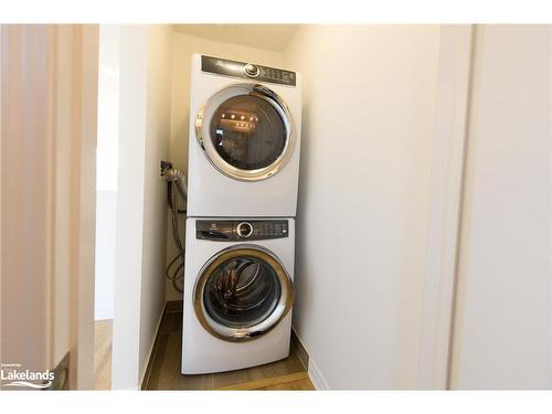 125 Sandhill Crane Drive, Wasaga Beach, ON - Indoor Photo Showing Laundry Room