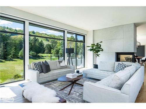 143 Wyandot Court, The Blue Mountains, ON - Indoor Photo Showing Living Room