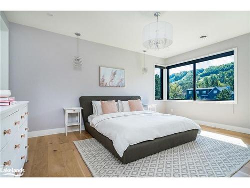 143 Wyandot Court, The Blue Mountains, ON - Indoor Photo Showing Bedroom