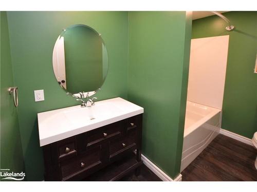 660 Relative Road, Burk'S Falls, ON - Indoor Photo Showing Bathroom