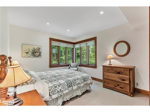 1335 Narrows Road N, Gravenhurst, ON - Indoor Photo Showing Bedroom