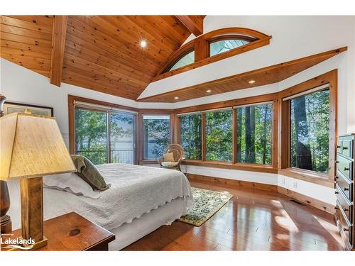 1335 Narrows Road N, Gravenhurst, ON - Indoor Photo Showing Bedroom