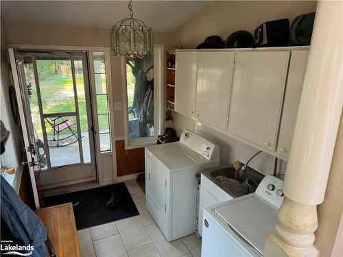 1 Gene'S Court, Mckellar, ON - Indoor Photo Showing Laundry Room