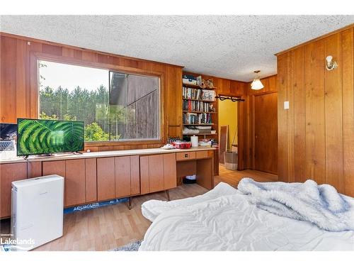 165 James Camp Road, Burk'S Falls, ON - Indoor Photo Showing Bedroom