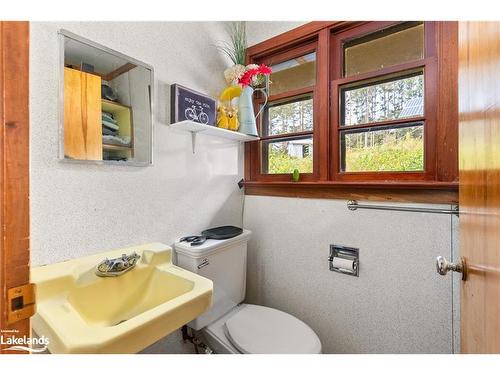 165 James Camp Road, Burk'S Falls, ON - Indoor Photo Showing Bathroom