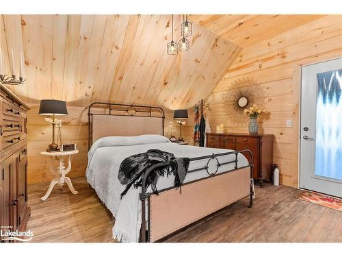 165 James Camp Road, Burk'S Falls, ON - Indoor Photo Showing Bedroom