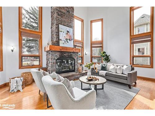 137 Pioneer Lane, The Blue Mountains, ON - Indoor Photo Showing Living Room With Fireplace