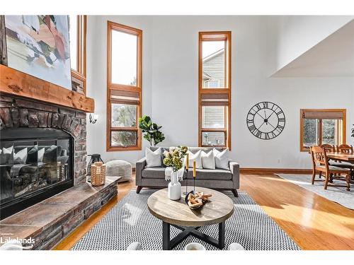 137 Pioneer Lane, The Blue Mountains, ON - Indoor Photo Showing Living Room With Fireplace