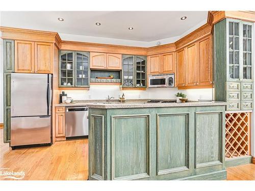 137 Pioneer Lane, The Blue Mountains, ON - Indoor Photo Showing Kitchen