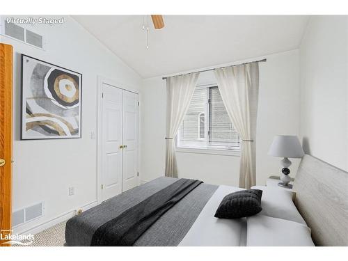 137 Pioneer Lane, The Blue Mountains, ON - Indoor Photo Showing Bedroom