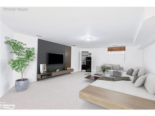 137 Pioneer Lane, The Blue Mountains, ON - Indoor Photo Showing Living Room