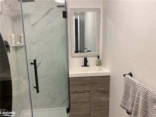 5-139 Lakeshore Road E, The Blue Mountains, ON - Indoor Photo Showing Bathroom