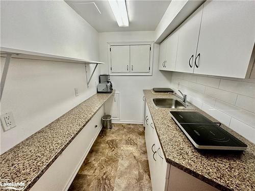 Lower-305 Eliza Street, Meaford, ON - Indoor Photo Showing Kitchen