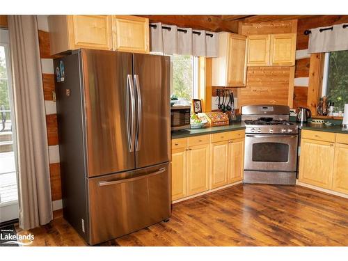 57 Slalom Gate Road, Collingwood, ON - Indoor Photo Showing Kitchen