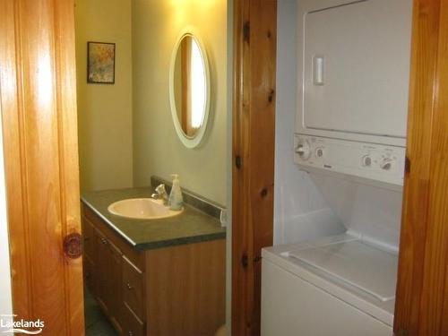 57 Slalom Gate Road, Collingwood, ON - Indoor Photo Showing Laundry Room