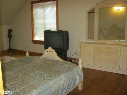 57 Slalom Gate Road, Collingwood, ON - Indoor Photo Showing Bedroom