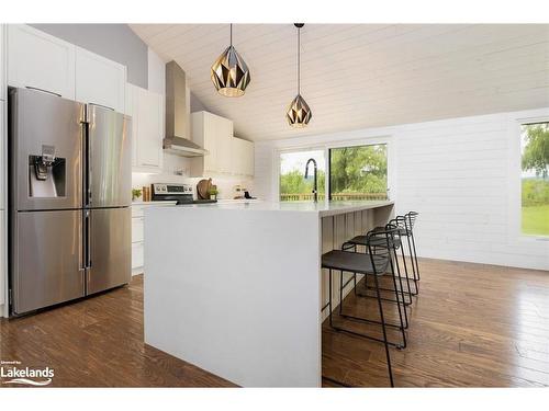 2890 Nottawasaga 10 Concession N, Collingwood, ON - Indoor Photo Showing Kitchen