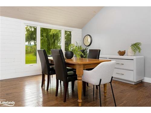 2890 Nottawasaga 10 Concession N, Collingwood, ON - Indoor Photo Showing Dining Room