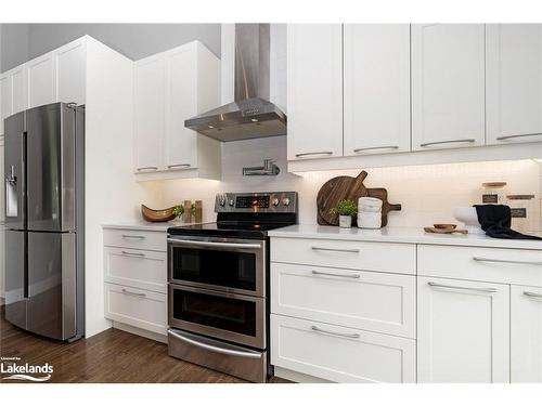 2890 Nottawasaga 10 Concession N, Collingwood, ON - Indoor Photo Showing Kitchen