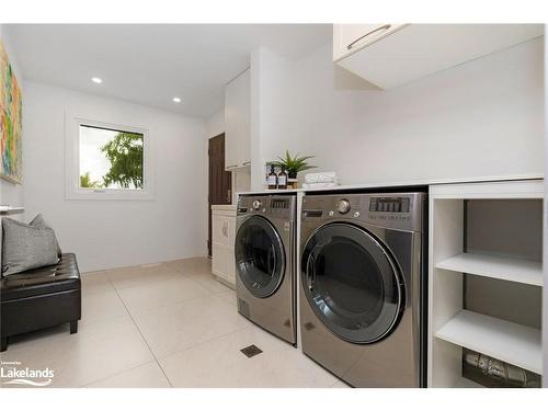 2890 Nottawasaga 10 Concession N, Collingwood, ON - Indoor Photo Showing Laundry Room