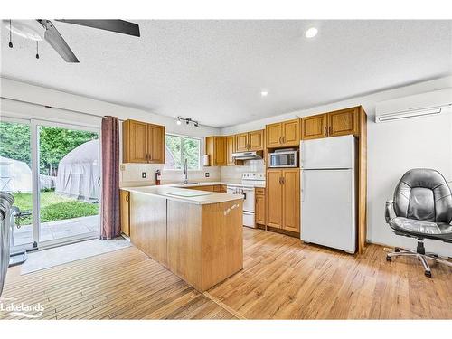 148 Melrose Avenue, Wasaga Beach, ON - Indoor Photo Showing Kitchen With Double Sink