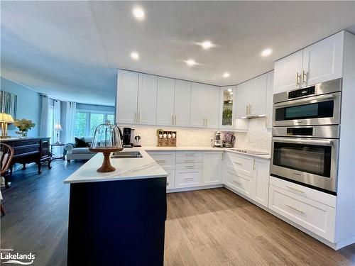 21 Cairns Crescent, Huntsville, ON - Indoor Photo Showing Kitchen With Double Sink With Upgraded Kitchen