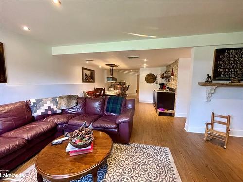 21 Cairns Crescent, Huntsville, ON - Indoor Photo Showing Living Room