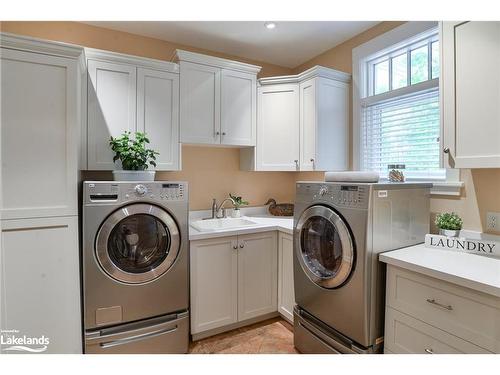 8-1113 Bradley Rd, Muskoka Lakes, ON - Indoor Photo Showing Laundry Room