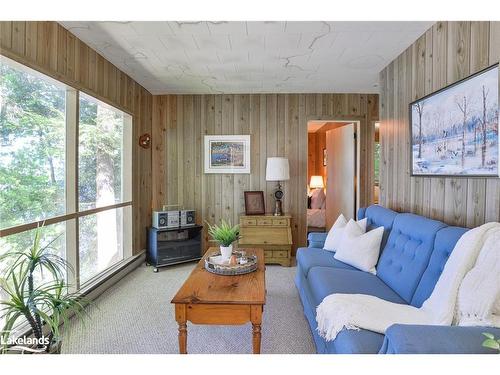 8-1113 Bradley Rd, Muskoka Lakes, ON - Indoor Photo Showing Living Room