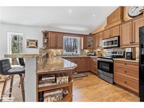 89 Trout Lane, Tiny, ON - Indoor Photo Showing Kitchen