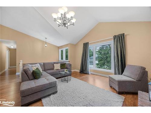 49 Birchwood Trail, Wasaga Beach, ON - Indoor Photo Showing Living Room