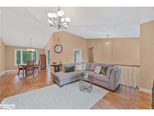 49 Birchwood Trail, Wasaga Beach, ON - Indoor Photo Showing Living Room