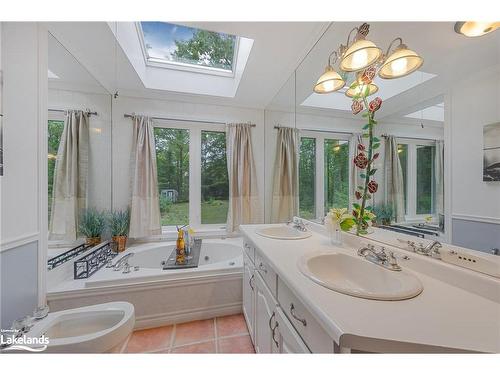 49 Birchwood Trail, Wasaga Beach, ON - Indoor Photo Showing Bathroom