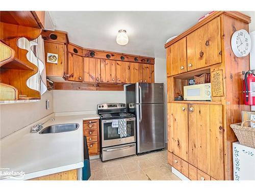 642 Oak Street, Collingwood, ON - Indoor Photo Showing Kitchen