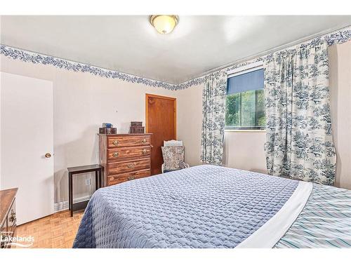 642 Oak Street, Collingwood, ON - Indoor Photo Showing Bedroom