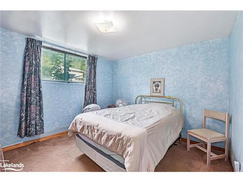 642 Oak Street, Collingwood, ON - Indoor Photo Showing Bedroom