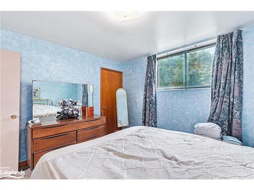 642 Oak Street, Collingwood, ON - Indoor Photo Showing Bedroom