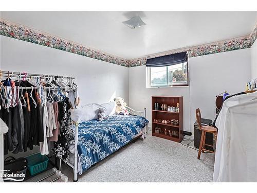 642 Oak Street, Collingwood, ON - Indoor Photo Showing Bedroom