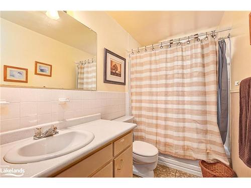 642 Oak Street, Collingwood, ON - Indoor Photo Showing Bathroom