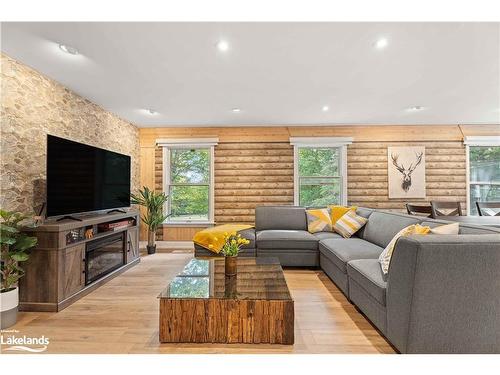 1075 Elder Road, Dwight, ON - Indoor Photo Showing Living Room