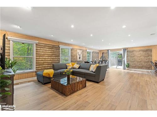 1075 Elder Road, Dwight, ON - Indoor Photo Showing Living Room