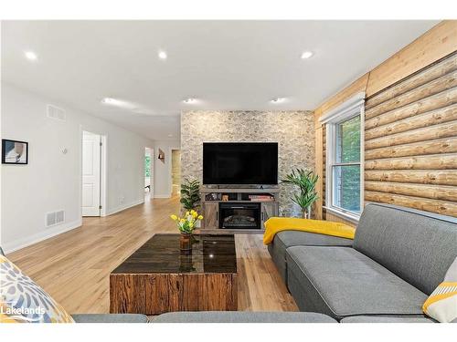 1075 Elder Road, Dwight, ON - Indoor Photo Showing Living Room