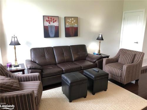 11-689616 Monterra Road, The Blue Mountains, ON - Indoor Photo Showing Living Room