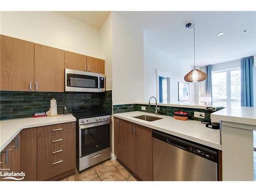 146-170 Jozo Weider Boulevard, The Blue Mountains, ON - Indoor Photo Showing Kitchen With Upgraded Kitchen