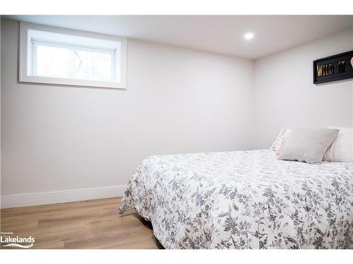 206135 Sykes Street N, Meaford, ON - Indoor Photo Showing Bedroom