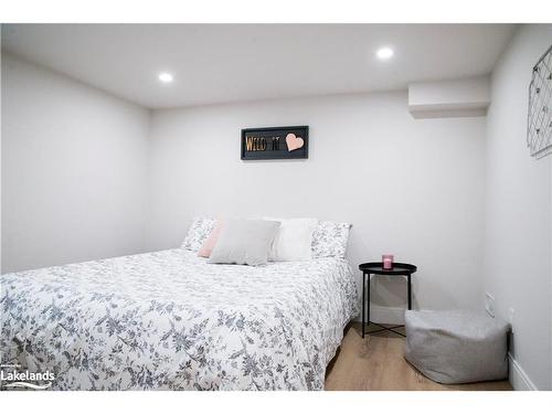 206135 Sykes Street N, Meaford, ON - Indoor Photo Showing Bedroom