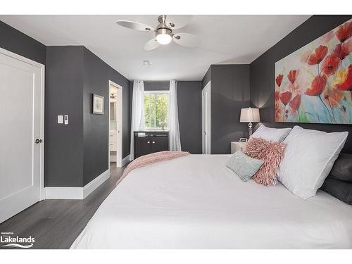 90 Manning Avenue, Collingwood, ON - Indoor Photo Showing Bedroom