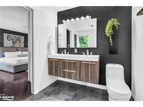 13 Mulberry Court, Barrie, ON - Indoor Photo Showing Bathroom