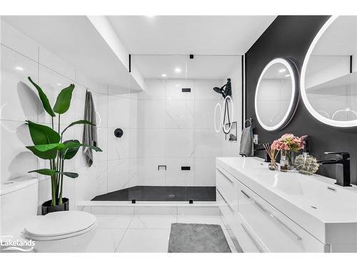 13 Mulberry Court, Barrie, ON - Indoor Photo Showing Bathroom